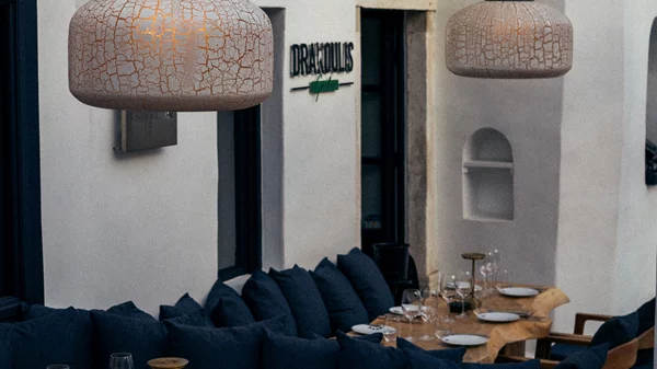 "Drakoulis Garden": Τα Drakoulis Dry & Raw πάνε Μύκονο