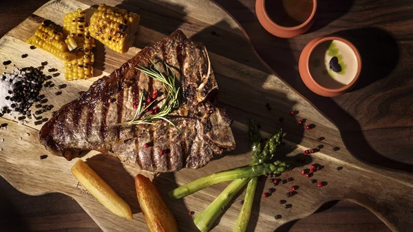 Prime κοπές premium meat επιλογών με θέα όλη την Αθήνα