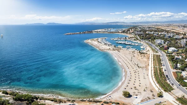 Fitch Solutions: Προς νέο ρεκόρ ο τουρισμός στην Ελλάδα φέτος