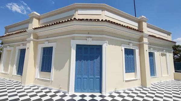 Στην καρδιά της Αθήνας, επί της Ερμού, στεγάζεται πλέον το Ελληνικό Ίδρυμα Βιβλίου και Πολιτισμού