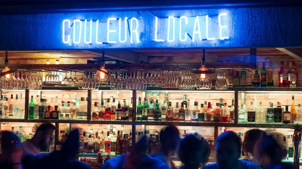 "Couleur Locale": Στο happy place του κέντρου χτυπάει η καρδιά της μοντέρνας Ελλάδας