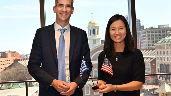 Γεφυρώνεται η συνεργασία Αθήνας-Βοστώνης για την τόνωση του τουρισμού