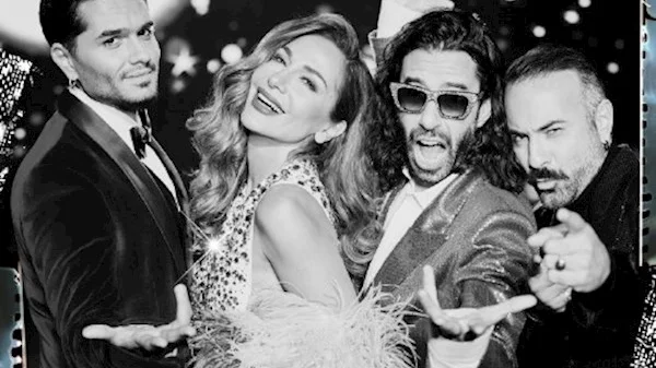 Οι Μέλισσες και η Δέσποινα Βανδή στο "Έναστρον"