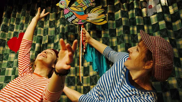 "ΚούΚου! Μια βόλτα στο δάσος…": Ακόμα να δείτε την παράσταση που εδώ και 14 χρόνια έχουν λατρέψει παιδιά και γονείς;