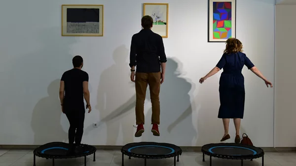 Ο Ahmet Öğüt μιλά για τις αβέβαιες συνθήκες των ελεύθερων επαγγελματιών τέχνης στην Ελλάδα