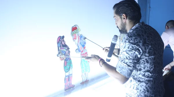 "Οι 10 εντολές με τον Καραγκιόζη" σε παραστάσεις για το ενήλικο κοινό