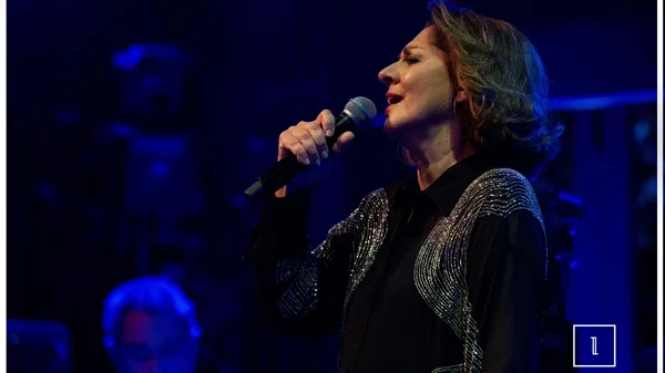 Μαργαρίτα Ζορμπαλά: Θερμά χειροκροτήματα στο κατάμεστο "Άλσος", για μια υπέροχη τραγουδίστρια