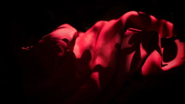 Ο φακός της Πόπης Τσουκάτου αναβιώνει τα Ελευσίνια Μυστήρια