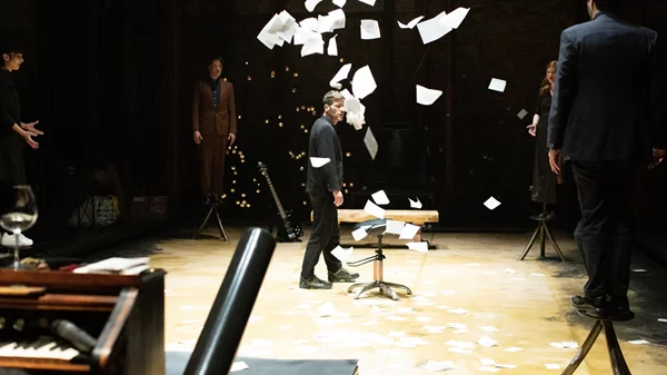 Η "Αφιέρωση" του Μπότο Στράους ανεβαίνει στη σκηνή του Σφενδόνη