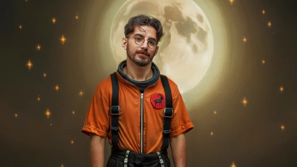 Ο Papazó καλεί για "Διακοπές στη σελήνη"