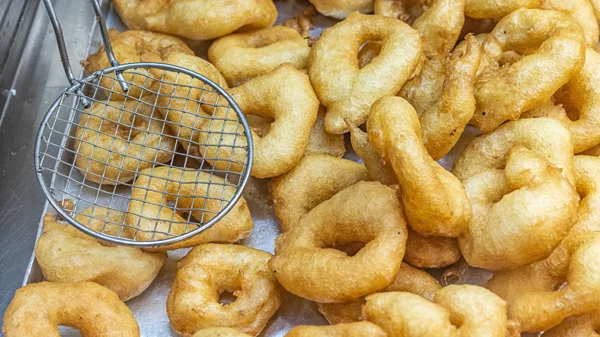 Κρίνος :  Λουκουμάδες ίσον...