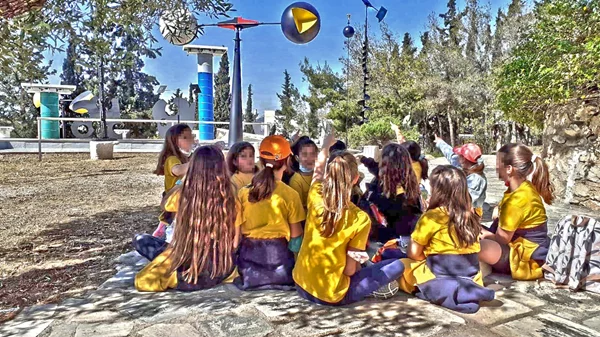 Νέα εκπαιδευτικά προγράμματα και ξεναγήσεις στο Ίδρυμα Takis