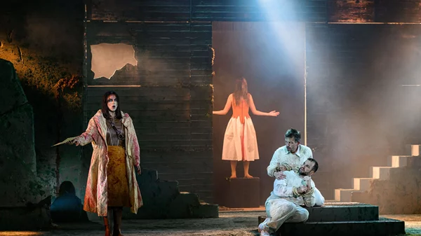 Αμήχανη σκην(οθετ)ικά, επιτυχημένη μουσικά η "Ιφιγένεια εν Ταύροις" του ΟΠΑΝΔΑ στο "Παλλάς"