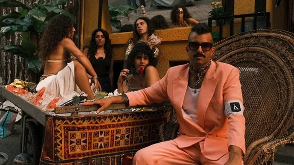 Η Δημοκρατία των Kadebostany "εισβάλει" στην Ελλάδα