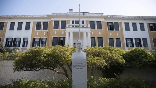 Η Διεθνής Θερινή Μουσική Ακαδημία της Σχολής Σπετσών συγκεντρώνει νέους μουσικούς απ' όλο τον κόσμο