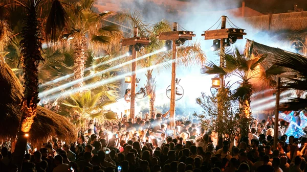 The Dancemasters: Ο Michael Tsaousopoulos επιστρέφει παραλιακά