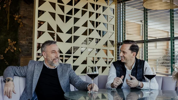 "Marrone": Παντελής Καφές και Σπύρος Βάλλας στην πρώτη τους εστιατορική σέντρα