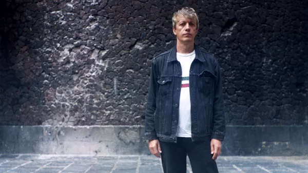 Ο Steve Gunn έρχεται για μια μοναδική εμφάνιση στο ΙΛΙΟΝ plus