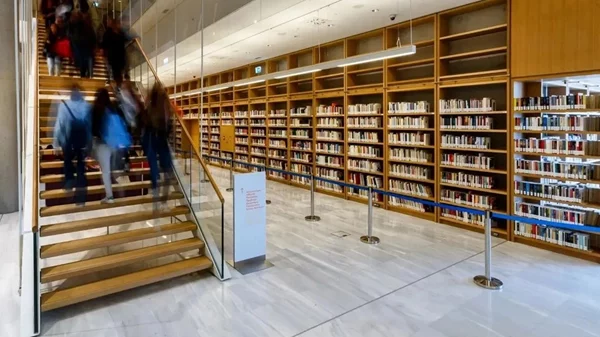 Μία βόλτα στις βιβλιοθήκες της Αθήνας