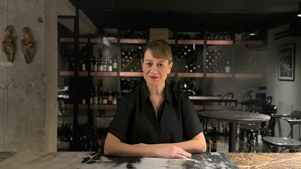 Γαστρονομία και αισθητική: Μια συζήτηση για το design των εστιατορίων με την Χρυσοκώνα Μαύρου