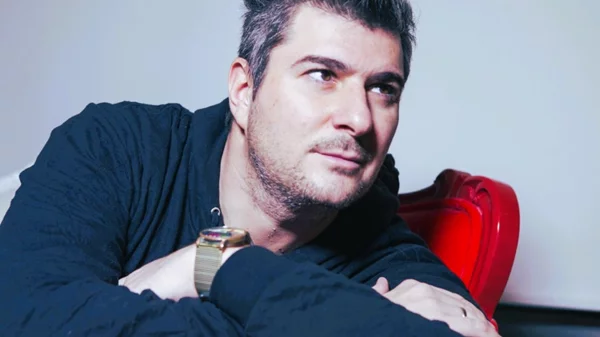 Νίκος Μωραΐτης: "Θα ήθελα να μη ‘γεράσει’ ο στίχος μου"