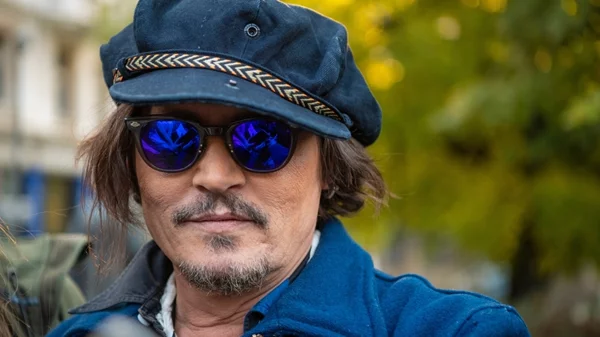 Η νέα φωτογραφία του Τζόνι Ντεπ στον ρόλο του Λουδοβίκου ΙΕ'