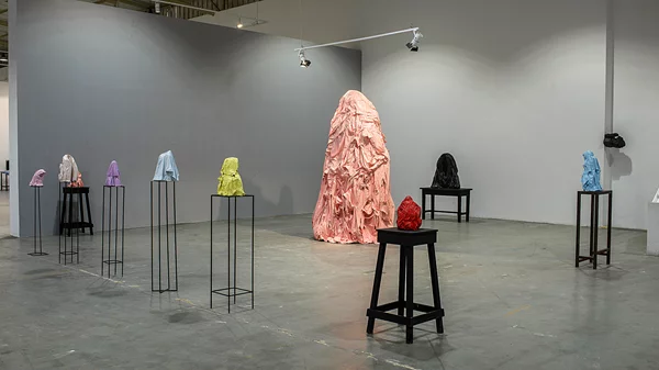 Η Ανώτατη Σχολή Καλών Τεχνών παρουσιάζει την έκθεση του Τμήματος Εικαστικών Τεχνών "Απόφοιτοι 2019-2020 & 2020-2021"