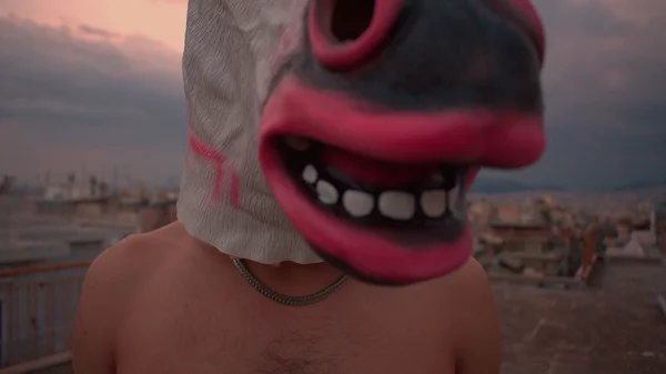 "Μπιζζζ….! Off-Off Athens": Ο νέος θεσμός του θεάτρου Επί Κολωνώ για νέους καλλιτέχνες