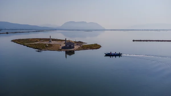 Μεσολόγγι: Η αφιλτράριστη ομορφιά βρέχεται από λιμνοθάλασσα