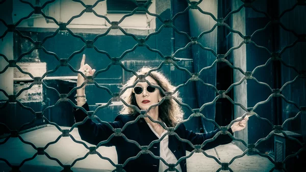 Η Κατερίνα Μαραγκού ερμηνεύει την "Δεσποινίδα Μαργαρίτα"