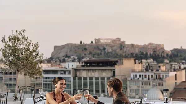 "Titania": Σαρακοστή με φόντο την Ακρόπολη