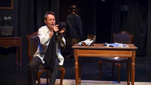 "Αυτός και το παντελόνι του": Καμπανέλλης για γαλλόφωνους με τον Antonio Labati