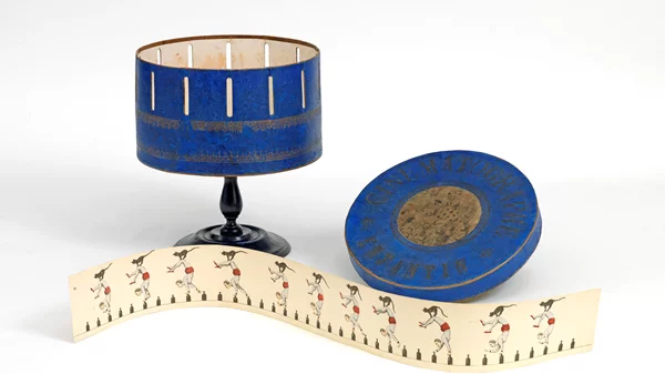 Η περιοδική έκθεση "Μαγικές εικόνες" εγκαινιάζει το νέο Μουσείου Κινηματογράφου της Ταινιοθήκης της Ελλάδος.