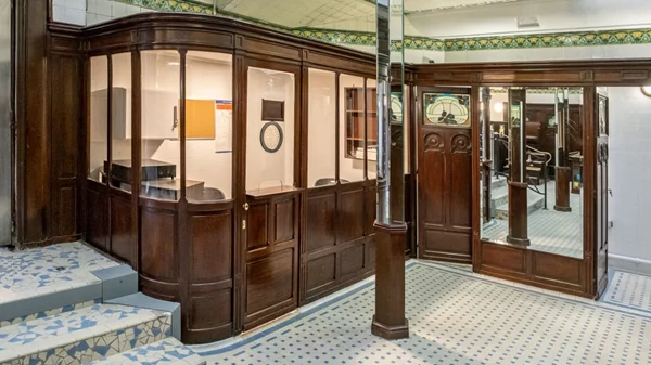 Lavatory Madeleine: Μια Belle Époque χρονοκάψουλα σε δημόσιες τουαλέτες του Παρισιού