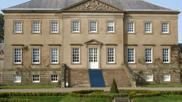 Dumfries House: Το ιστορικό στολίδι της Σκωτίας που θα μιμηθεί το Τατόι