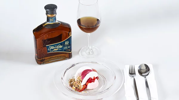 Ένα σπέσιαλ ρούμι στους Χρυσούς Σκούφους