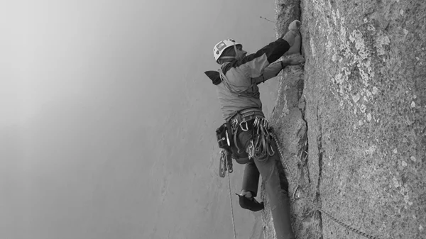 Με το βλέμμα στραμμένο ψηλά: Συζητώντας για την ανερχόμενη τάση της αλπικής αναρρίχησης