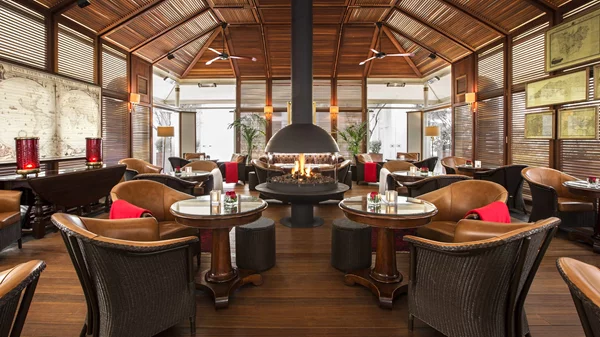 Βραδιά γευσιγνωσίας με το φημισμένο αποστακτήριο "Nonino" στο "Alexander’s Cigar Lounge"