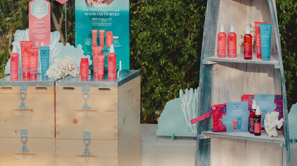 H APIVITA γιορτάζει το ελληνικό καλοκαίρι