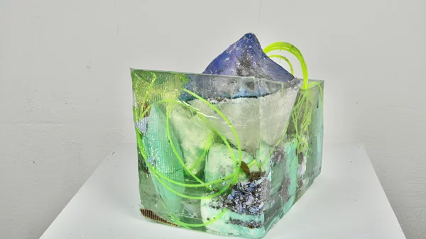 Γλυπτικές κατασκευές καταγράφουν την εμπειρία του δρόμου