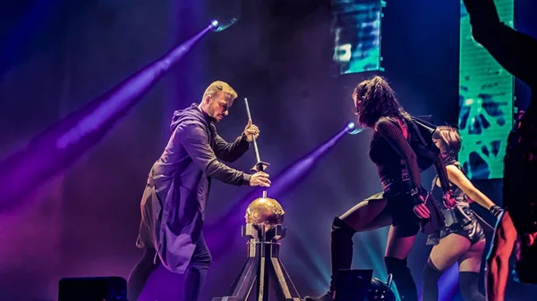 C’est la Magie: Τέσσερις σπουδαίοι μάγοι έρχονται στο Christmas Theater