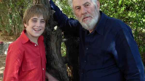 To ERTFLIX αποχαιρετά τον ηθοποιό και σκηνοθέτη Γιώργο Μιχαλακόπουλο με τη σειρά "Ο ψεύτης παππούς"