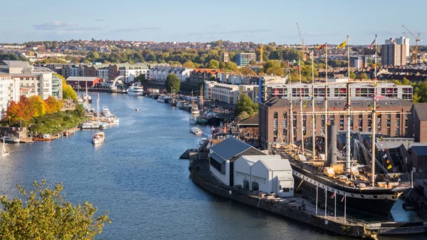 Μπρίστολ: Γιατί η ασυμβίβαστη πόλη πάνω στον ποταμό Avon πρέπει να μπει στο ταξιδιωτικό ραντάρ σου