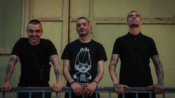 Οι Χατ Τρικ καταλαμβάνουν το Δημοτικό Θέατρο Λυκαβηττού