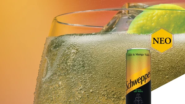 Νέες, απολαυστικές γεύσεις Schweppes για τα πιο δροσερά καλοκαιρινά ηλιοβασιλέματα!