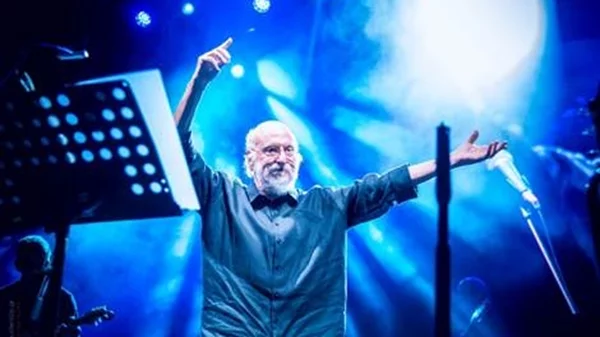 O Διονύσης Σαββόπουλος έρχεται στο Rockwave για τα 30 χρόνια του φεστιβάλ