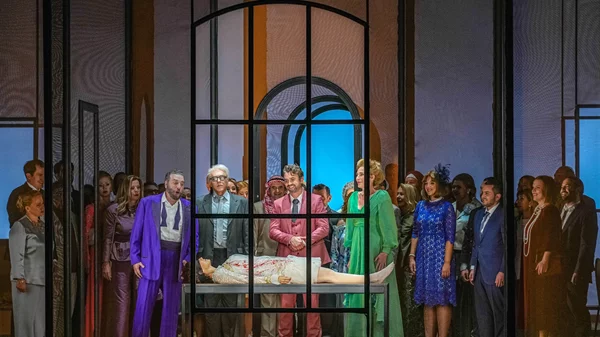 Μουσικά ευτυχές, σκην(οθετ)ικά ατελές δίπτυχο των "Ιφιγενειών" του Γκλουκ στη Λυρική