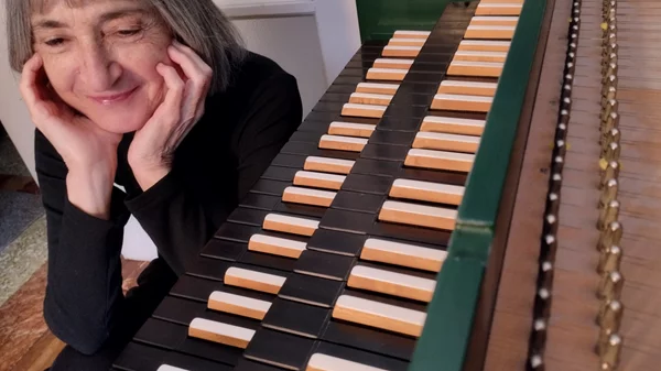 Η Κατερίνα Κτώνα περιπλανιέται "Στους λαβυρίνθους της αγάπης"