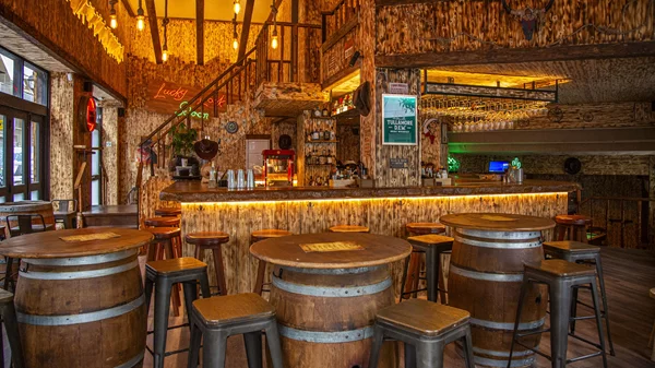 Lucky Look: Ένα σαλούν στην Άγρια Δύση της Καισαριανής