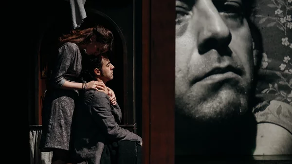 "Έγκλημα και τιμωρία": Με μικρή αλλαγή συνεχίζεται η παράσταση στο Πορεία